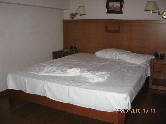Aquarius Boutique Hotel 罗希姆诺 外观 照片